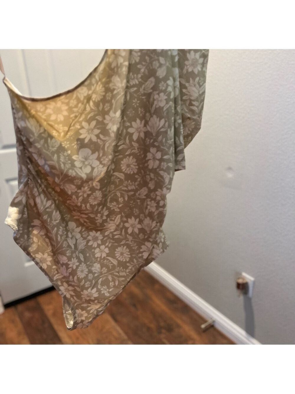 Free PEOPLE Something bout you floral print thong bodysuit. Size XL - Picture 4 of 5